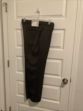Men's Tailored Dress Pants in Charcoal Gray